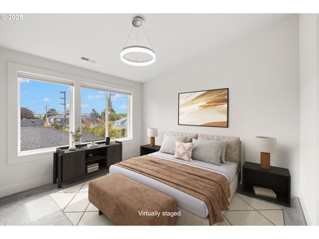 176 N GOING St, Portland, OR 97217