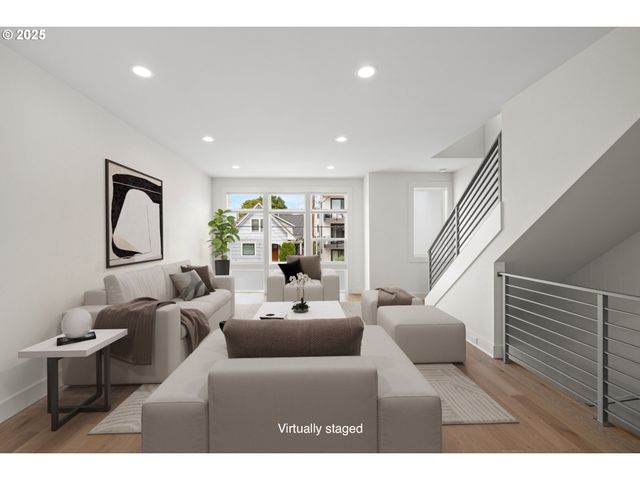 176 N GOING St, Portland, OR 97217