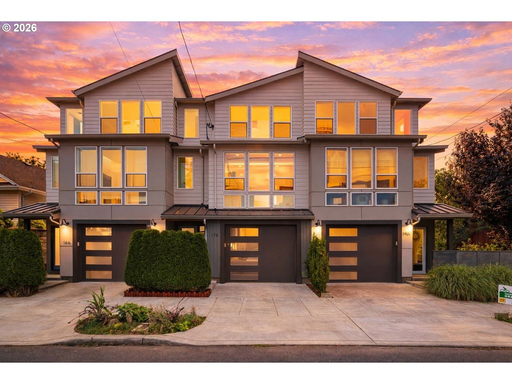 176 N GOING St, Portland, OR 97217