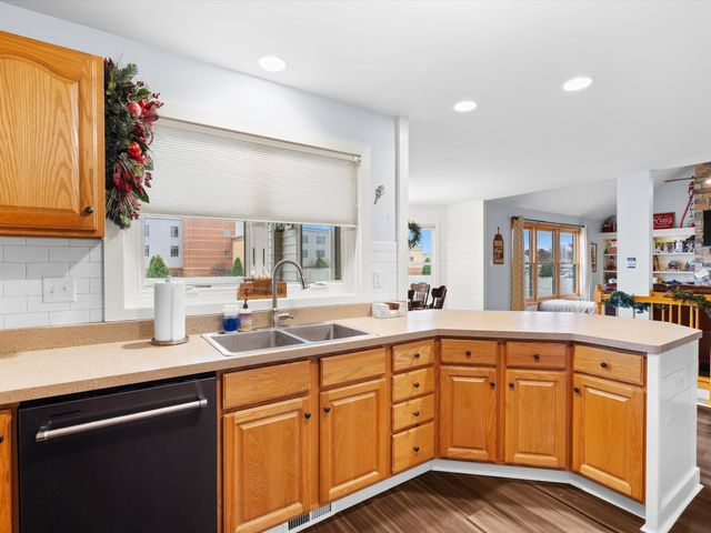 8407 Heron Lake Road, St. John, IN 46373