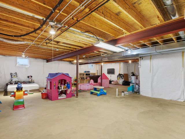 8407 Heron Lake Road, St. John, IN 46373