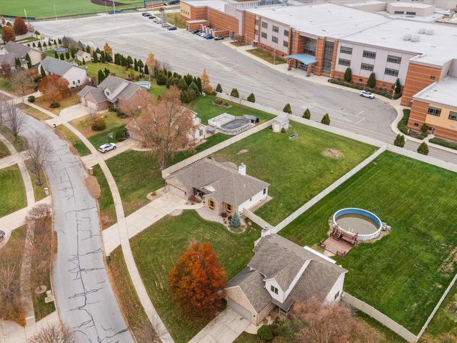 8407 Heron Lake Road, St. John, IN 46373