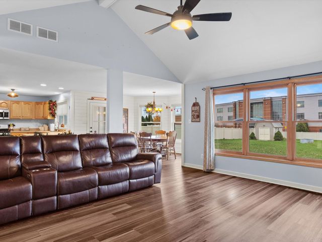 8407 Heron Lake Road, St. John, IN 46373