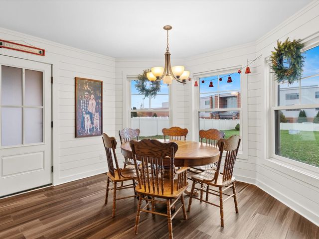 8407 Heron Lake Road, St. John, IN 46373