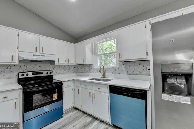 1018 Wayne Drive, Snellville, GA 30078