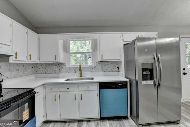1018 Wayne Drive, Snellville, GA 30078