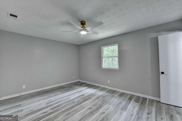 1018 Wayne Drive, Snellville, GA 30078