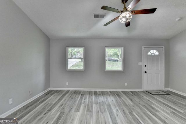 1018 Wayne Drive, Snellville, GA 30078