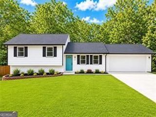 1018 Wayne Drive, Snellville, GA 30078