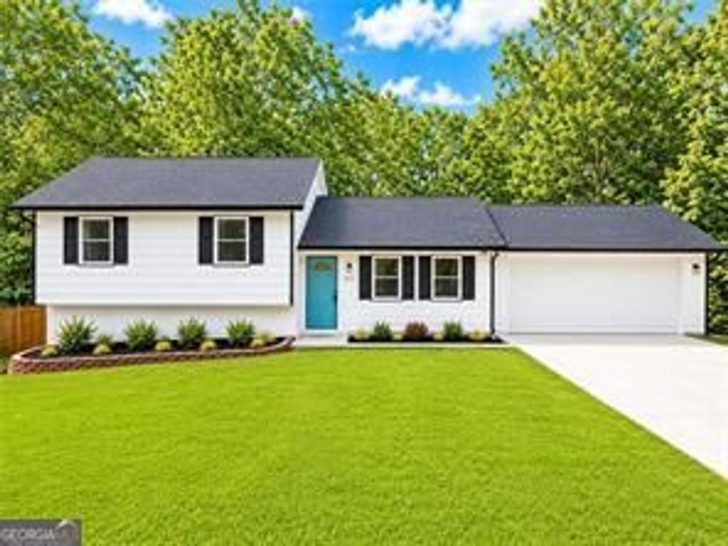 1018 Wayne Drive, Snellville, GA 30078