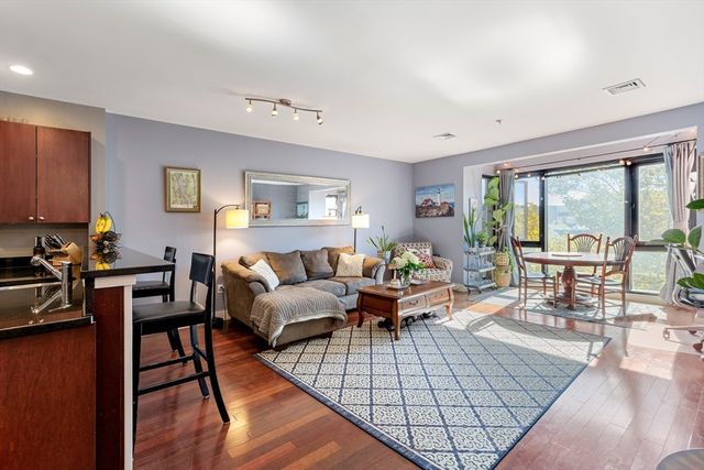 533 Cambridge St 308, Boston, MA 02134