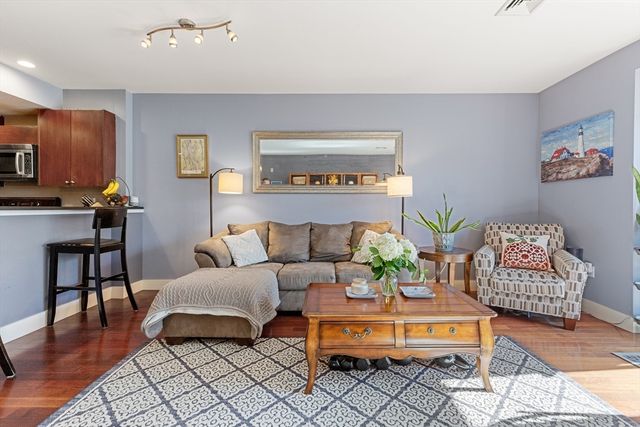 533 Cambridge St 308, Boston, MA 02134