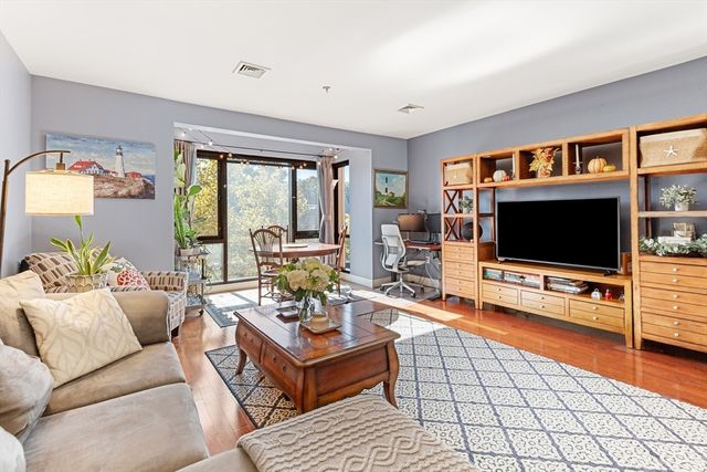 533 Cambridge St 308, Boston, MA 02134