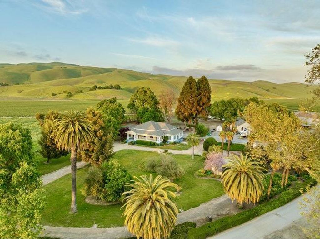 610 San Felipe Road, Gilroy, CA 95020