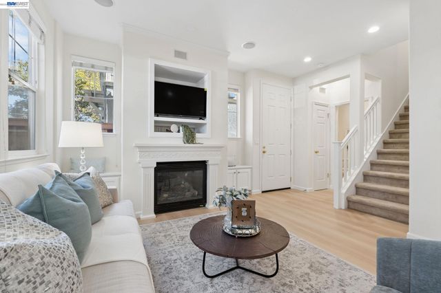 6325 Bray Ct, Dublin, CA 94568