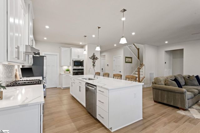 356 Hollythorpe Lane, Fountain Inn, SC 29644