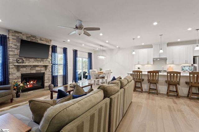 356 Hollythorpe Lane, Fountain Inn, SC 29644