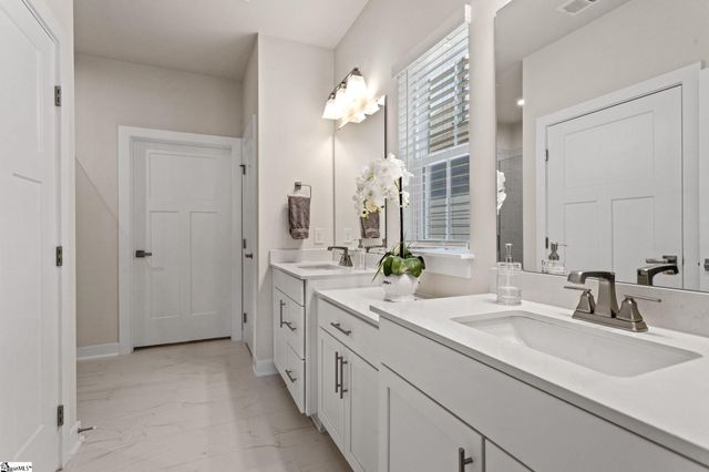 356 Hollythorpe Lane, Fountain Inn, SC 29644