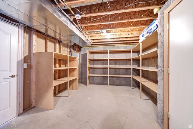 9604 N APPLE CT, Cedar Hills, UT 84062
