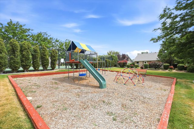 9604 N APPLE CT, Cedar Hills, UT 84062