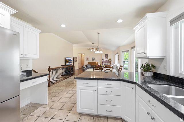9604 N APPLE CT, Cedar Hills, UT 84062