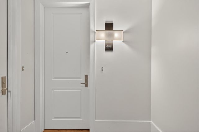 2047 Westcreek Lane 608, Houston, TX 77027