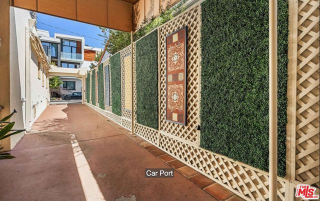 9060 Harland Avenue, West Hollywood, CA 90069