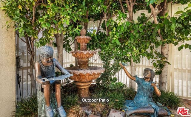 9060 Harland Avenue, West Hollywood, CA 90069