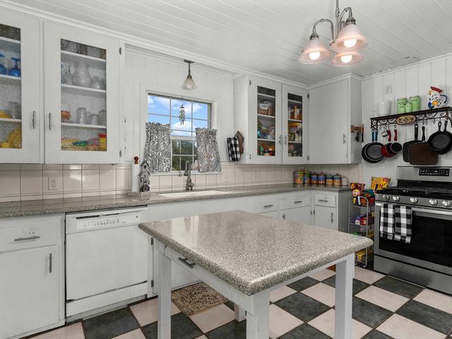 107 Cottage, Carthage, TX 75633