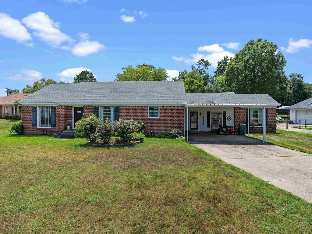 107 Cottage, Carthage, TX 75633