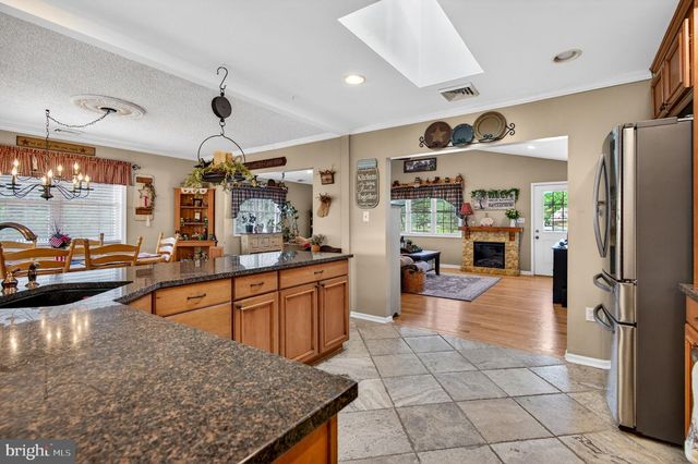 29 BROOKSTONE DR, Voorhees, NJ 08043