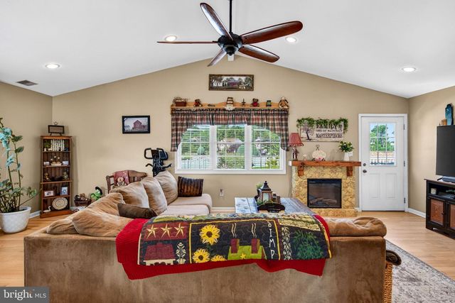 29 BROOKSTONE DR, Voorhees, NJ 08043
