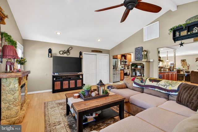 29 BROOKSTONE DR, Voorhees, NJ 08043