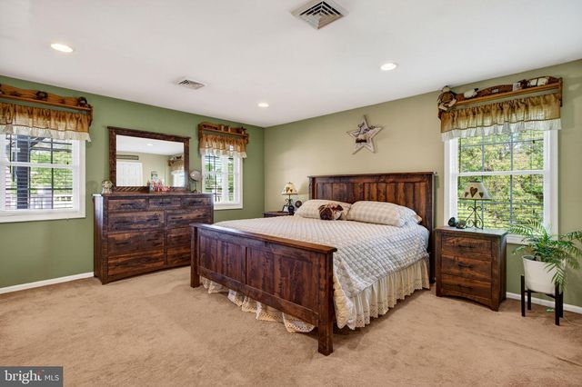 29 BROOKSTONE DR, Voorhees, NJ 08043