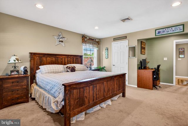 29 BROOKSTONE DR, Voorhees, NJ 08043