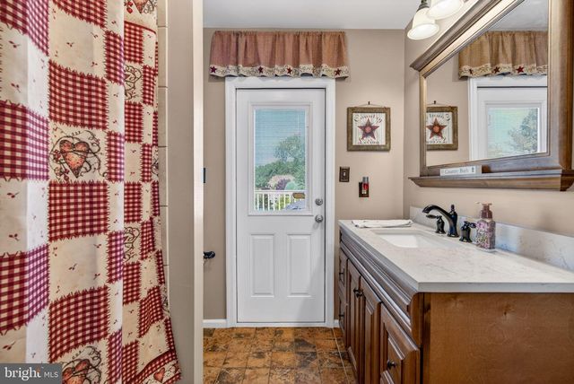 29 BROOKSTONE DR, Voorhees, NJ 08043