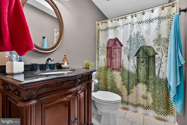 29 BROOKSTONE DR, Voorhees, NJ 08043