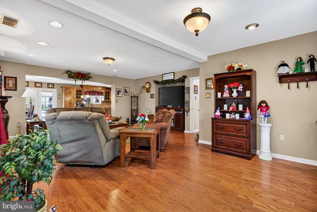 29 BROOKSTONE DR, Voorhees, NJ 08043