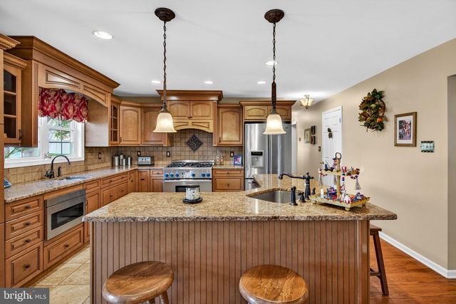 29 BROOKSTONE DR, Voorhees, NJ 08043
