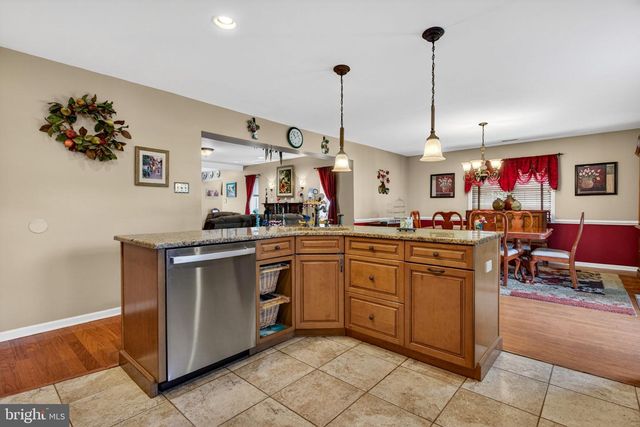 29 BROOKSTONE DR, Voorhees, NJ 08043