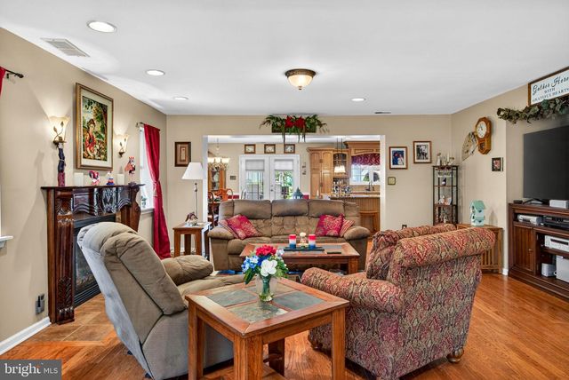 29 BROOKSTONE DR, Voorhees, NJ 08043