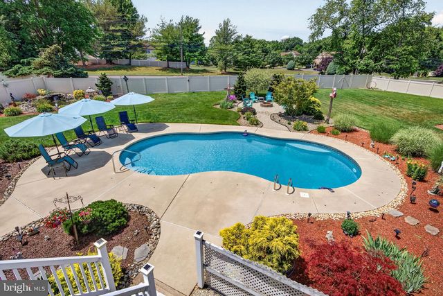 29 BROOKSTONE DR, Voorhees, NJ 08043