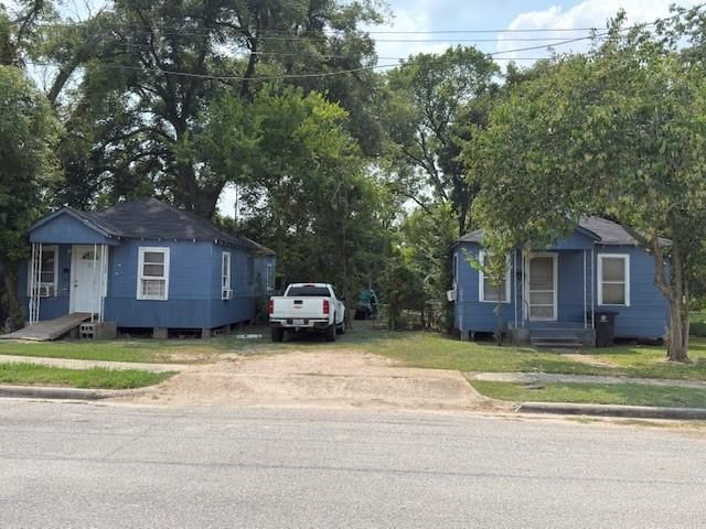 3114 & 3118 Dennis Street, Houston, TX 77004