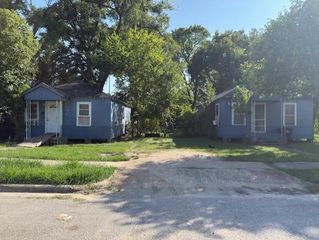 3114 & 3118 Dennis Street, Houston, TX 77004