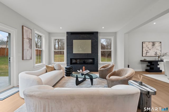 11 Laurel Hill Road, Branford, CT 06405