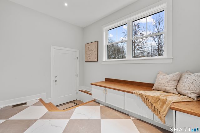 11 Laurel Hill Road, Branford, CT 06405