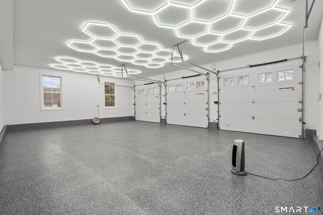 11 Laurel Hill Road, Branford, CT 06405