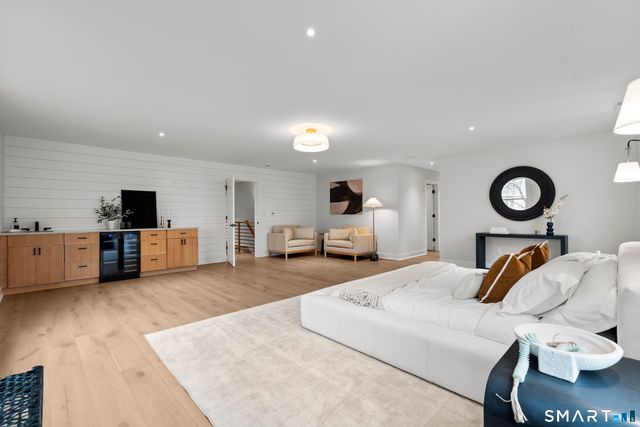 11 Laurel Hill Road, Branford, CT 06405