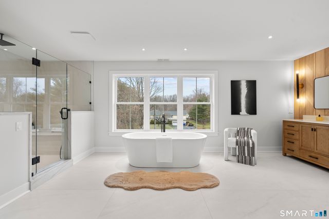 11 Laurel Hill Road, Branford, CT 06405