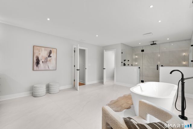 11 Laurel Hill Road, Branford, CT 06405